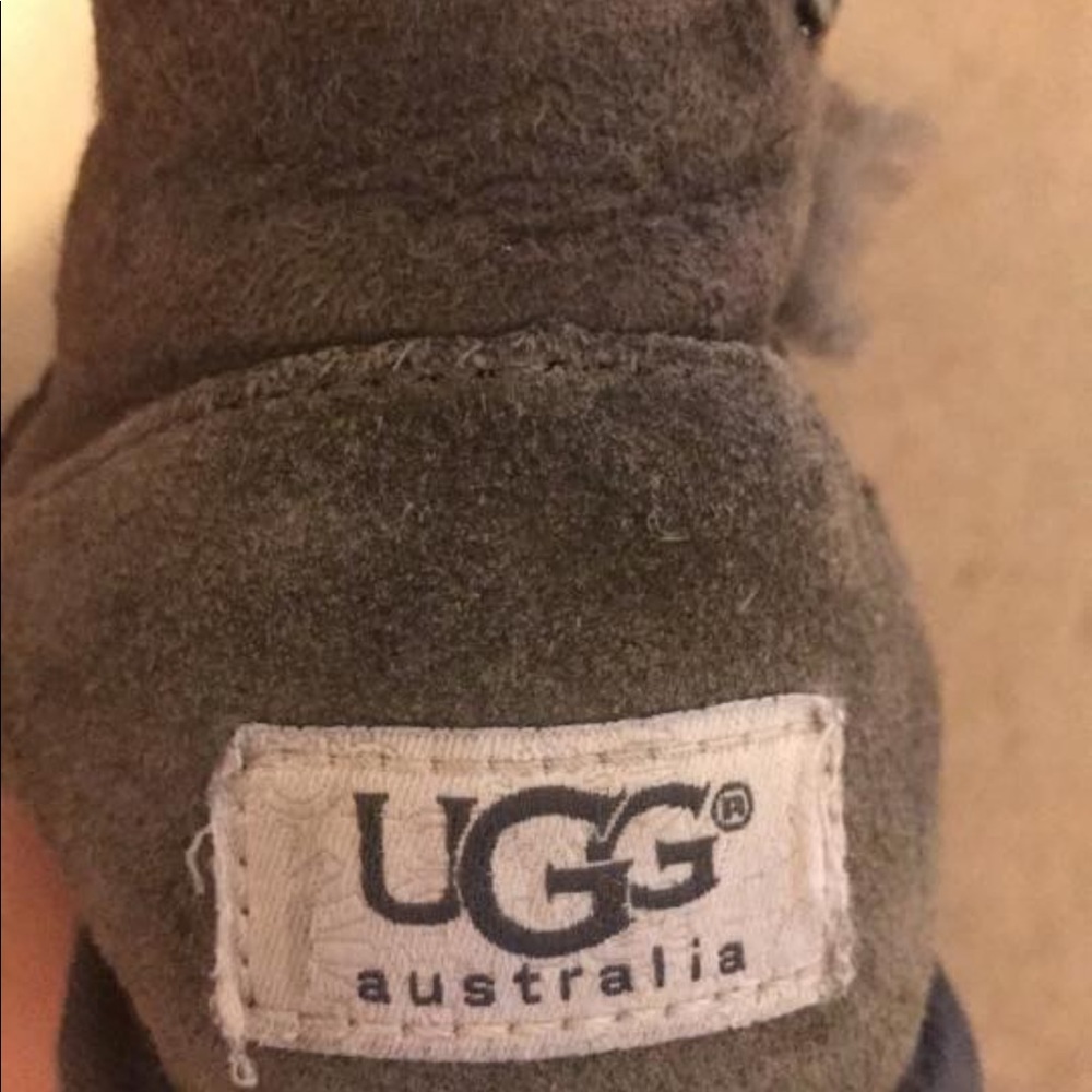 Ugg boots size 9, toddlers